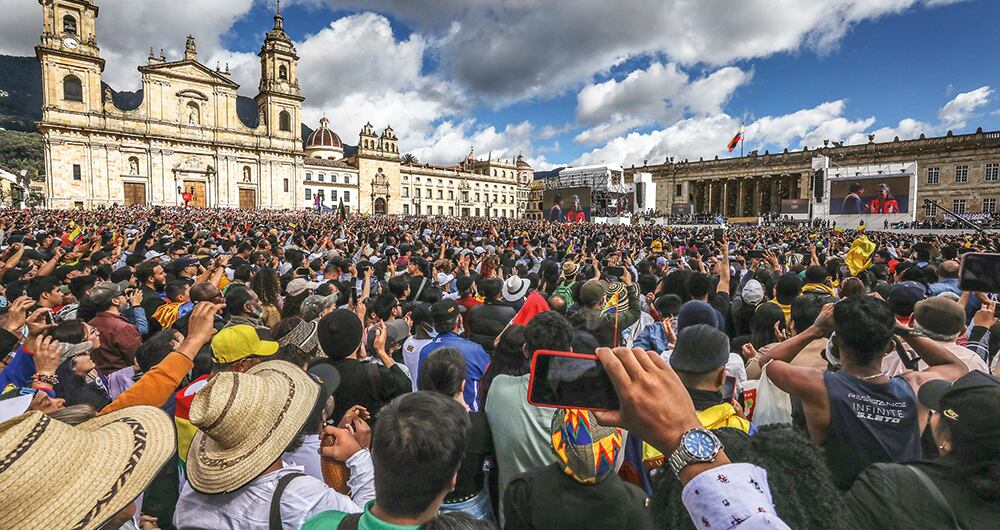 La impresión en tamaño real de Gustavo Petro y Francia Márquez fue la sensación de la jornada. Todos los que pudieron se sacaron ahí su selfie. 
