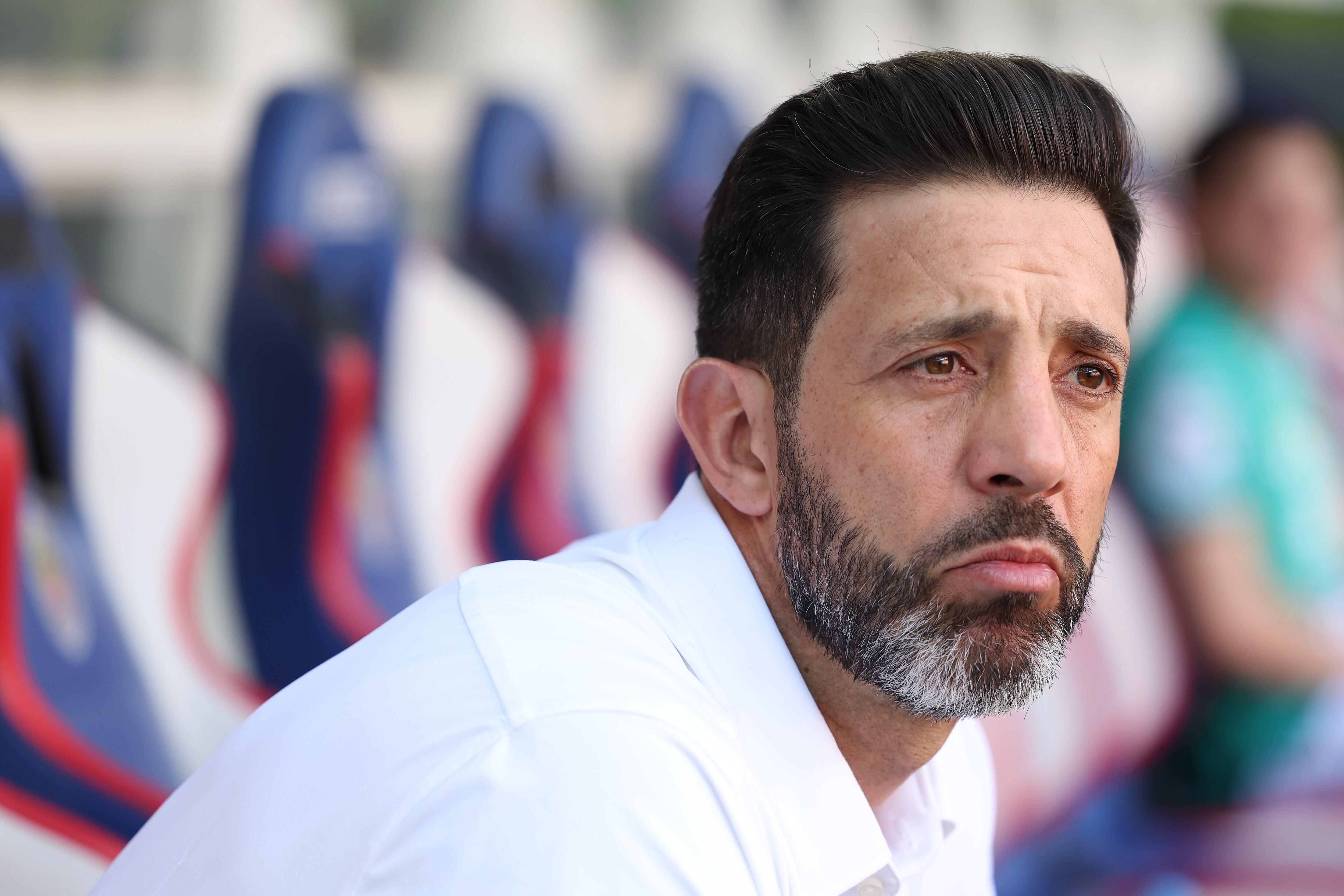 ZAPOPAN, MEXICO - MARCH 9: Head Coach Jorge Bava of Leon looks on prior the 11th round match between Chivas and Leon as part of the Torneo Clausura 2024 Liga MX at Akron Stadium on March 9, 2024 in Zapopan, Mexico. (Photo by Simon Barber/Getty Images)