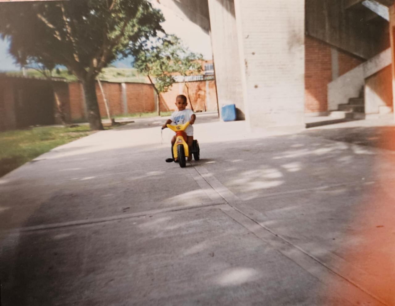 Luis Felipe Uribe logró el cupo 34 de Colombia para los Juegos Olímpicos, vivió debajo de las gradas de las pisicnas de Pereira.