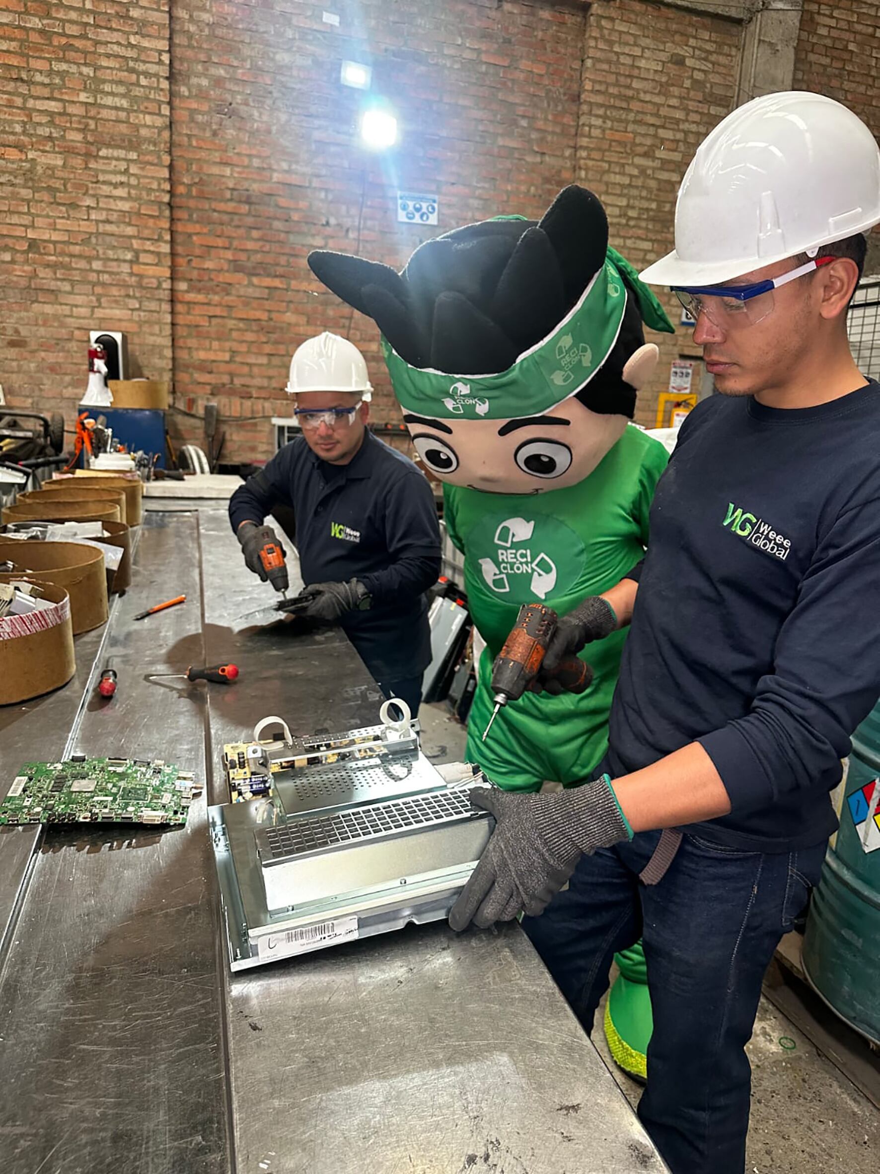 Esta empresa encargada de la gestión de residuos eléctricos lleva más de una década operando en Bogotá.