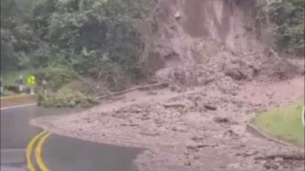 Las autoridades trabajan para restablecer totalmente la vía.