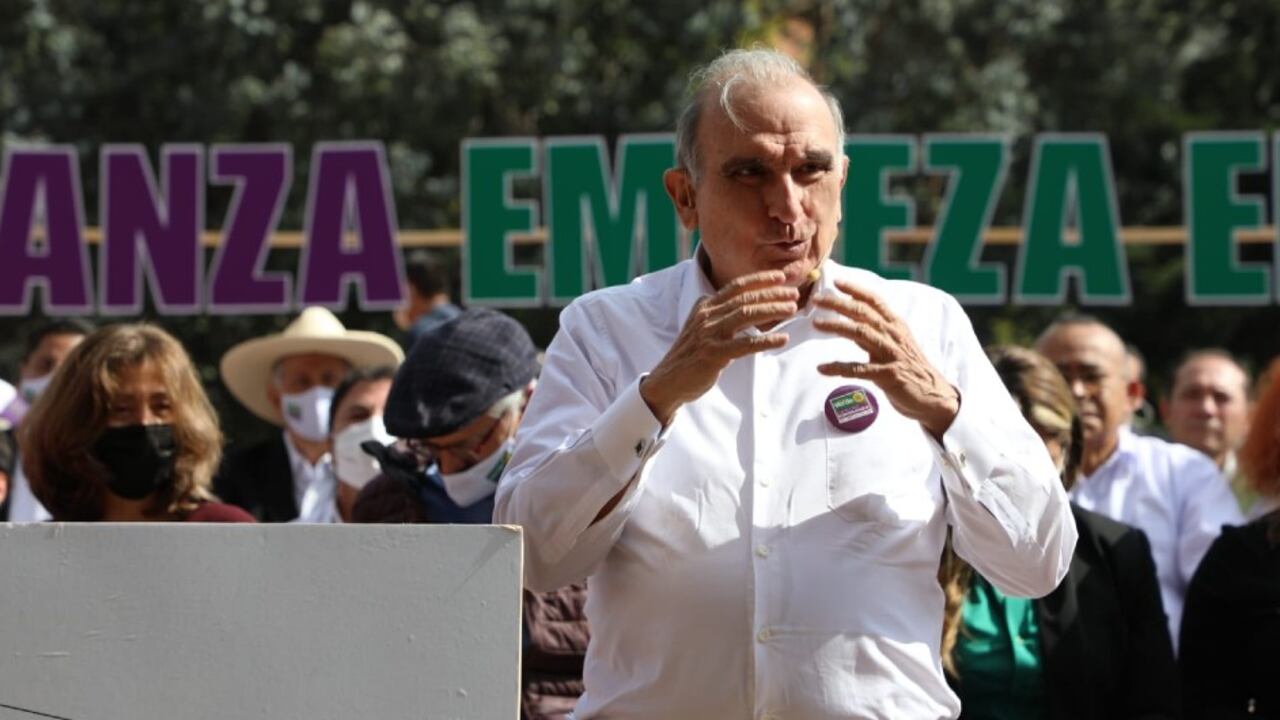 Humberto de la Calle presentó oficialmente su candidatura.