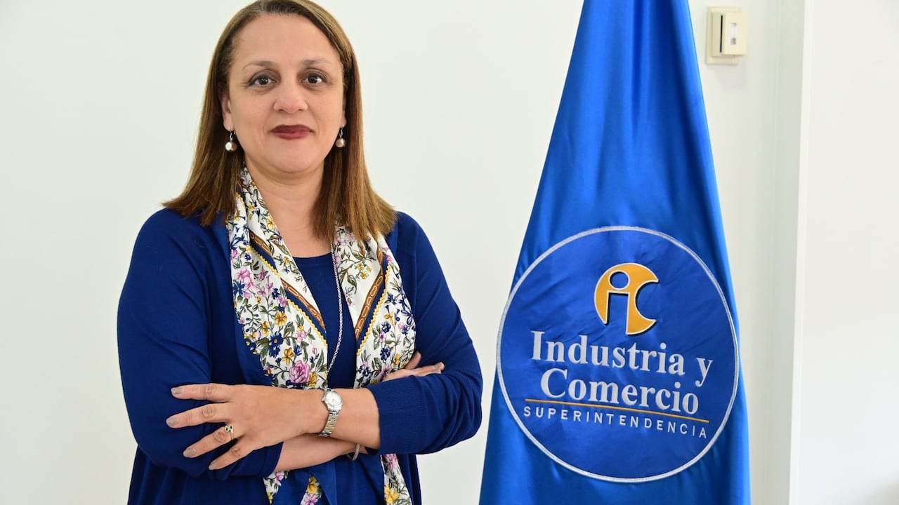 María del Socorro Pimienta, Superintendente de Industria y Comercio.