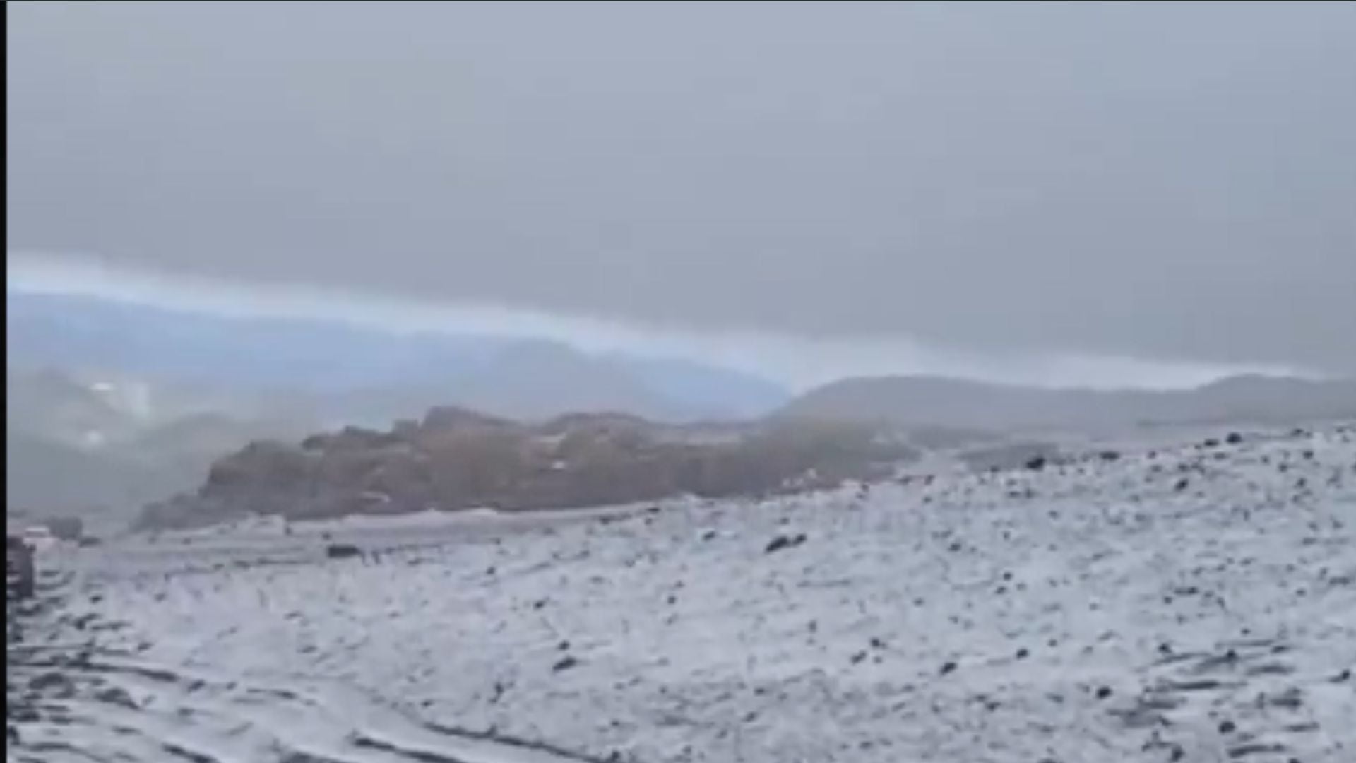 Imagen del Nevado del Ruiz con su cpa ablanca, compartida por redes sociales