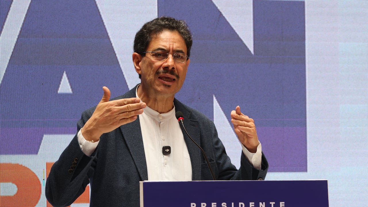 Iván Cepeda anunció programa social de cara a las elecciones presidenciales de mayo.