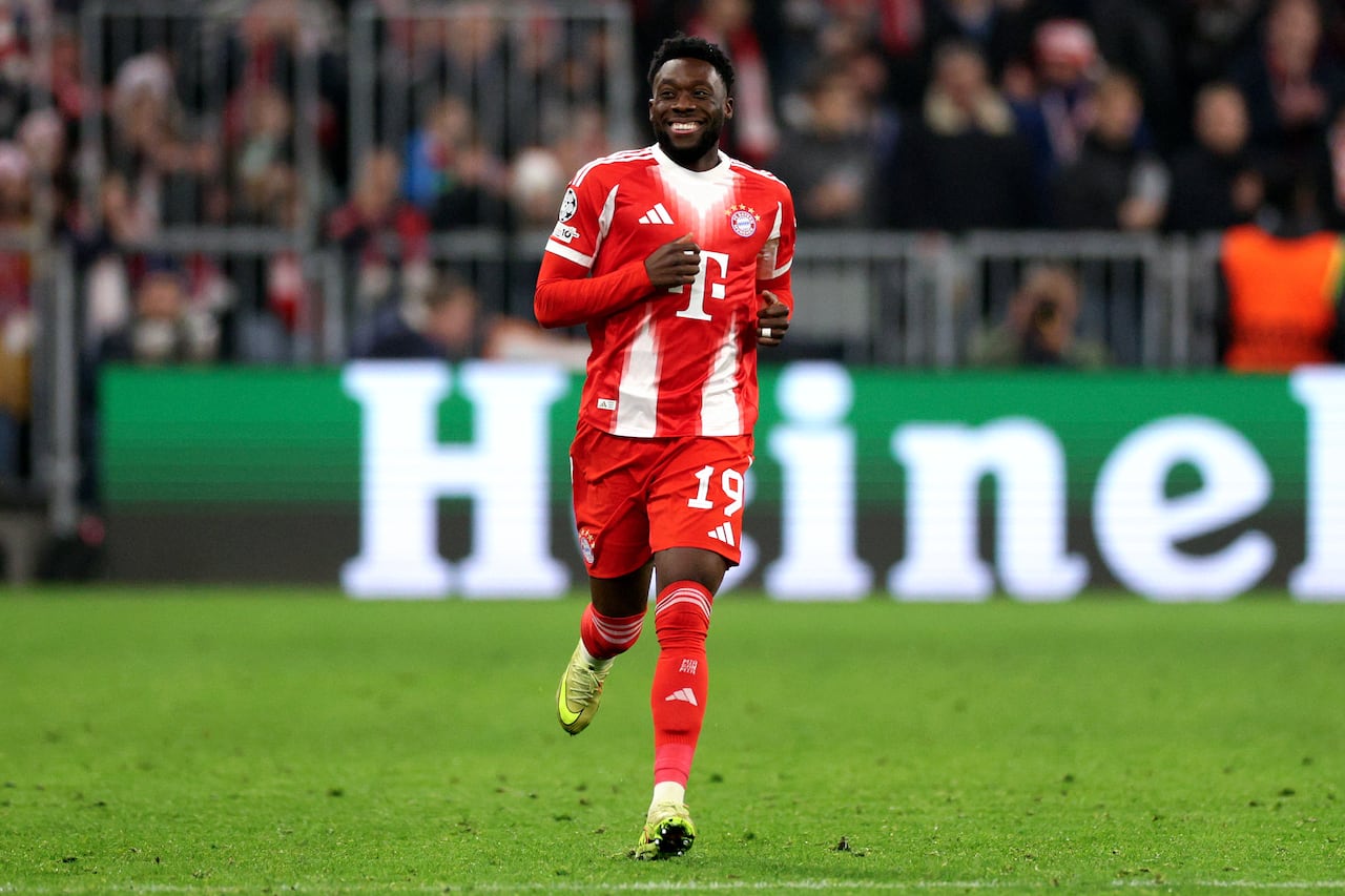 Alphonso Davies el día de su regreso con Bayern Múnich.