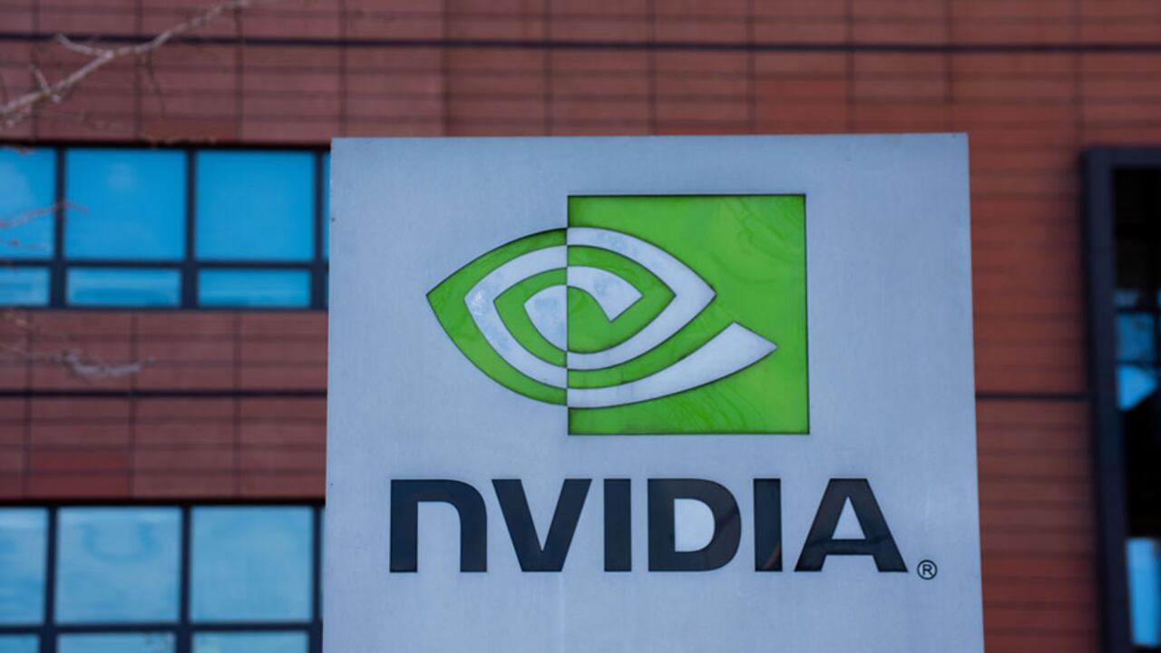 Los ciberdelincuentes intentaron extorsionar a Nvidia, amenazando con publicar la información ‘online’ si no retiraban un bloqueo a la minería de criptomonedas presente en las tarjetas gráficas de la compañía.