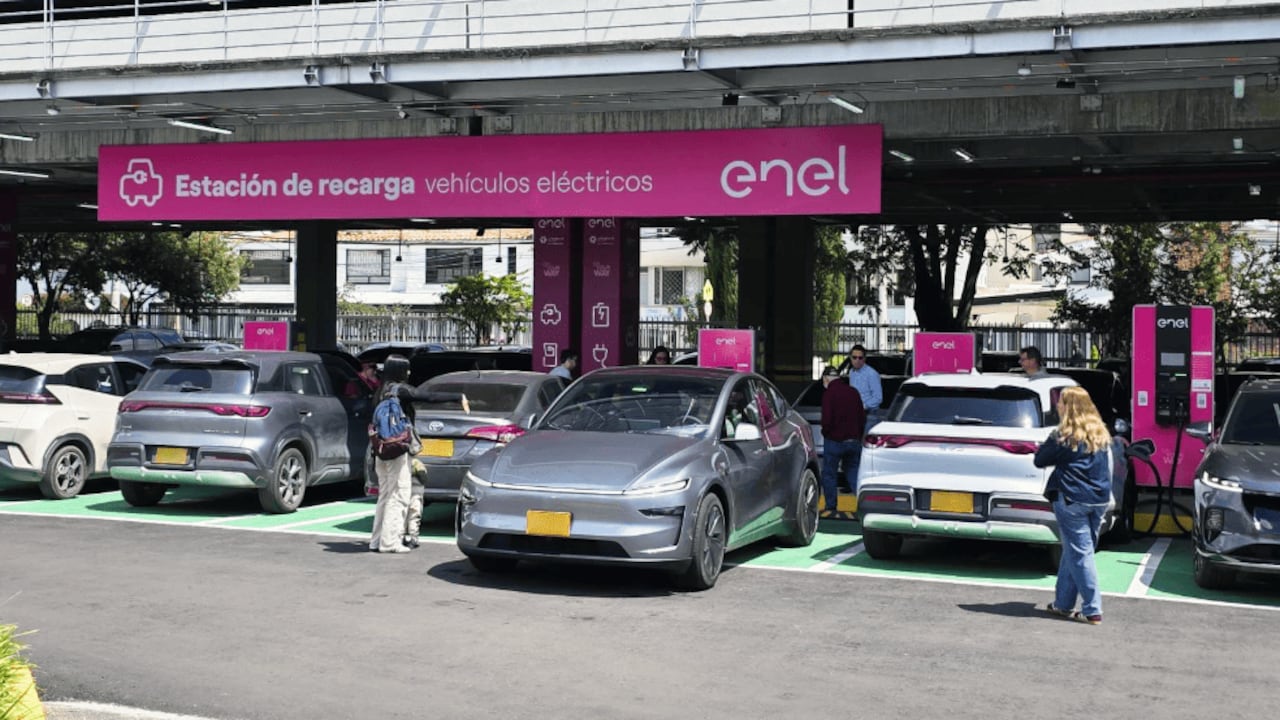 Conductores de carros eléctricos ya pueden acceder a un nuevo sistema de carga rápida en Unicentro