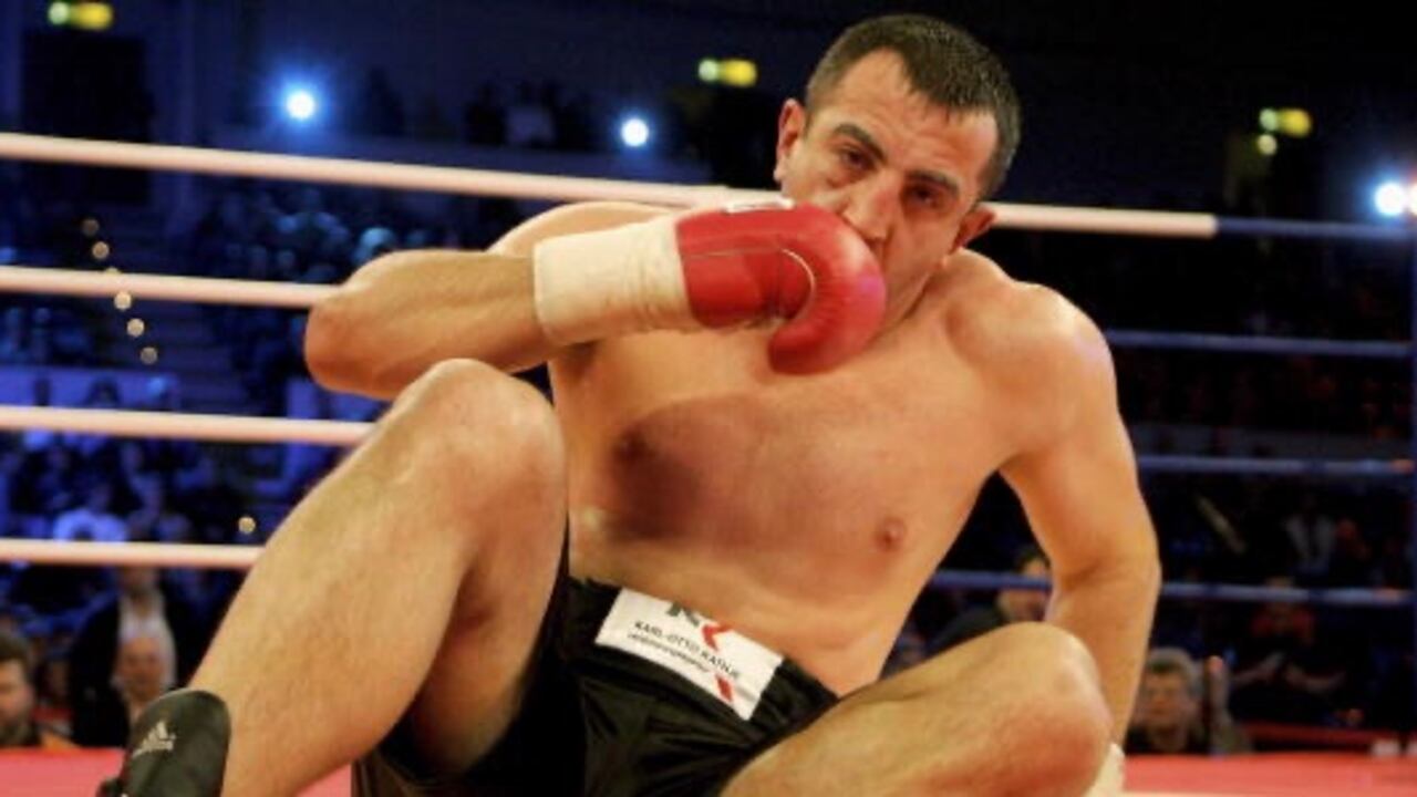 De acuerdo con el informe oficial, se trata de Goran Gogic, de 43 años, un exboxeador quien fue detenido en el aeropuerto de Miami en momentos en que pretendía abandonar territorio estadounidense.