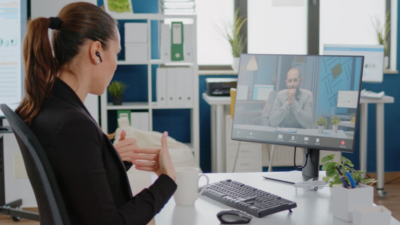 La iniciativa del Departamento de Estado de EE. UU. ofrece formación virtual en inglés para estudiantes y docentes de distintos países.