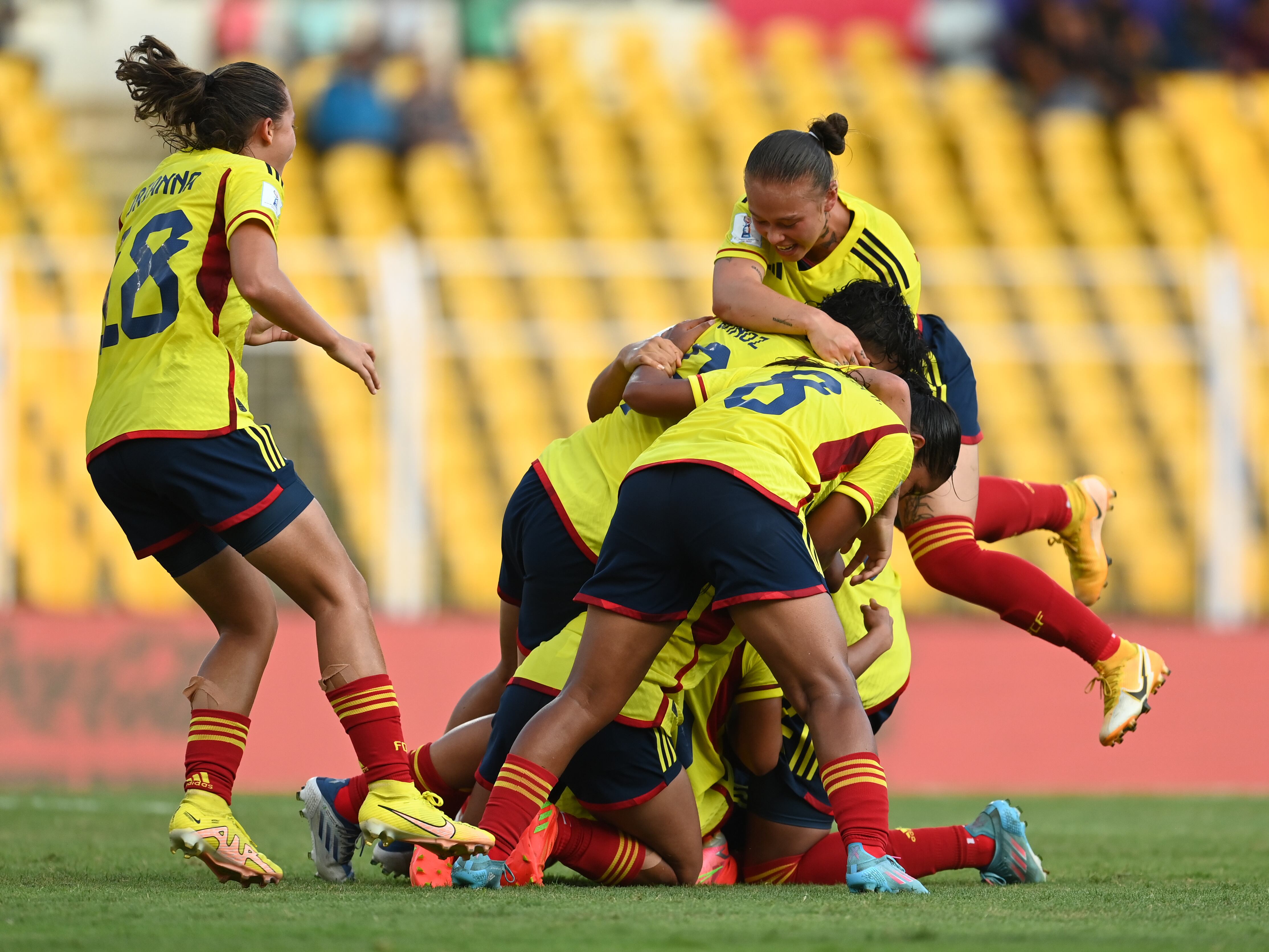 Selección Colombia Sub 17 celebrando su triunfo ante México.