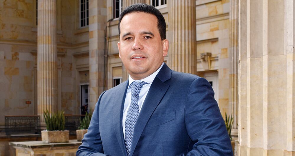   El director del Partido Conservador, Carlos Andrés Trujillo, ha sido uno de los más beneficiados con la repartija burocrática del presidente Petro. 