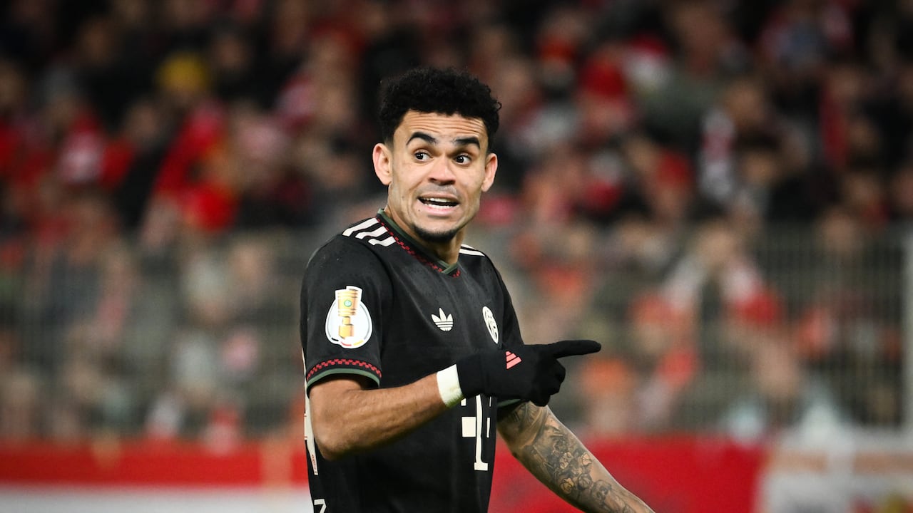 Luis Díaz durante el partido contra Unión Berlín.