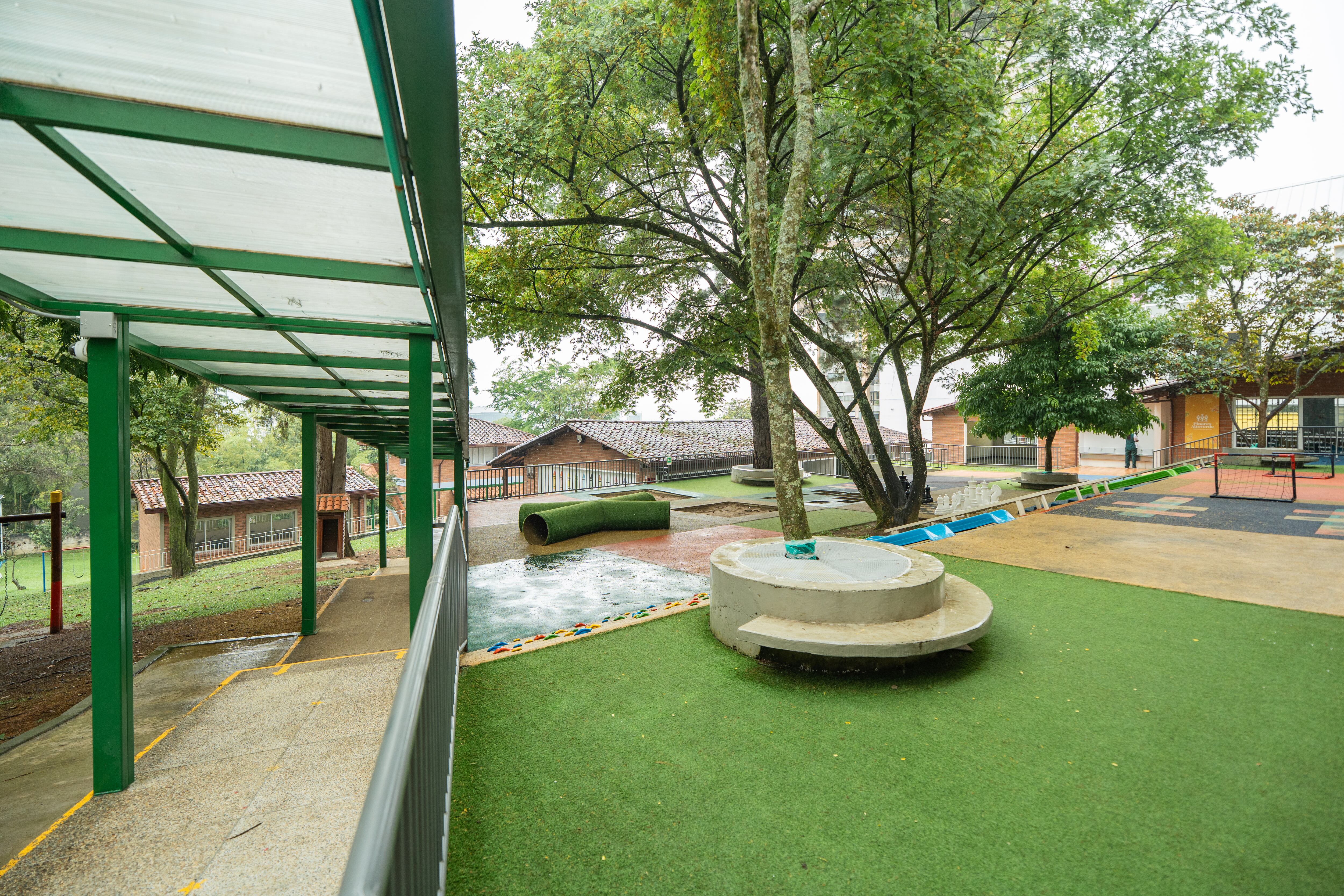 El colegio cuenta con infraestructura de alto nivel para sus estudiantes.