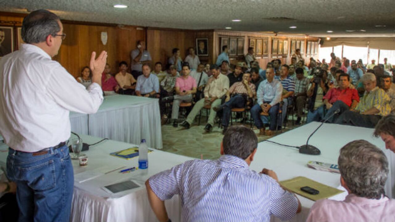 El saliente ministro Fernando Carrillo comadó las negociaciones.