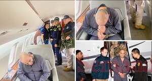 Cuando lo notificaron de su extradición, los policías le dieron solo 20 minutos para que se alistara con el uniforme de color caqui, de rayas naranjas. Otoniel se llevó las manos a la cabeza. No lo podía creer.