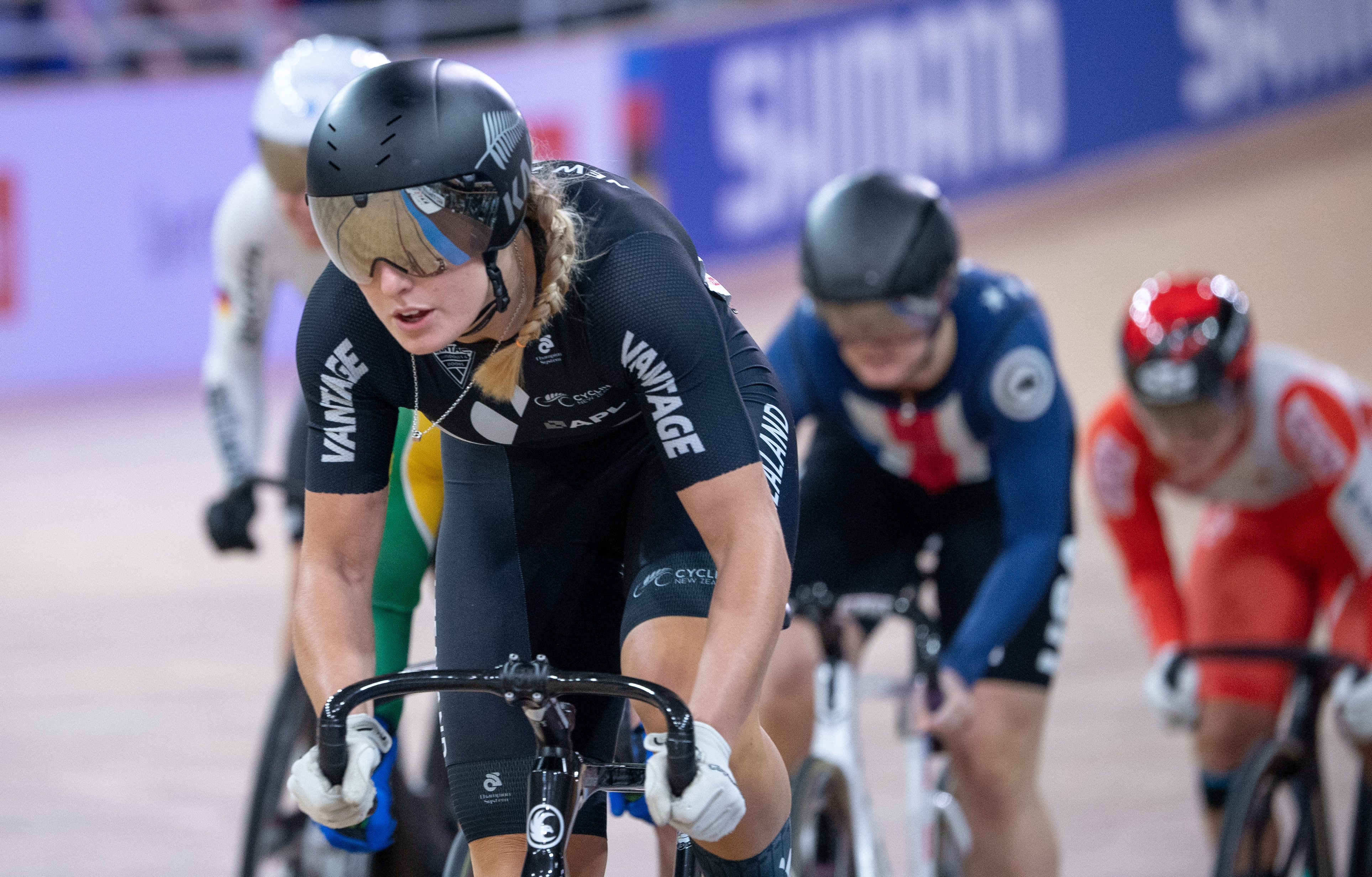 01 de marzo de 2020, Berlín: Ciclismo / Pista: Campeonato del Mundo, Keirin, mujeres, 1a ronda: Olivia Podmore de Nueva Zelanda monta en la pista. Foto: Sebastian Gollnow / dpa (Foto de Sebastian Gollnow / picture alliance a través de Getty Images)