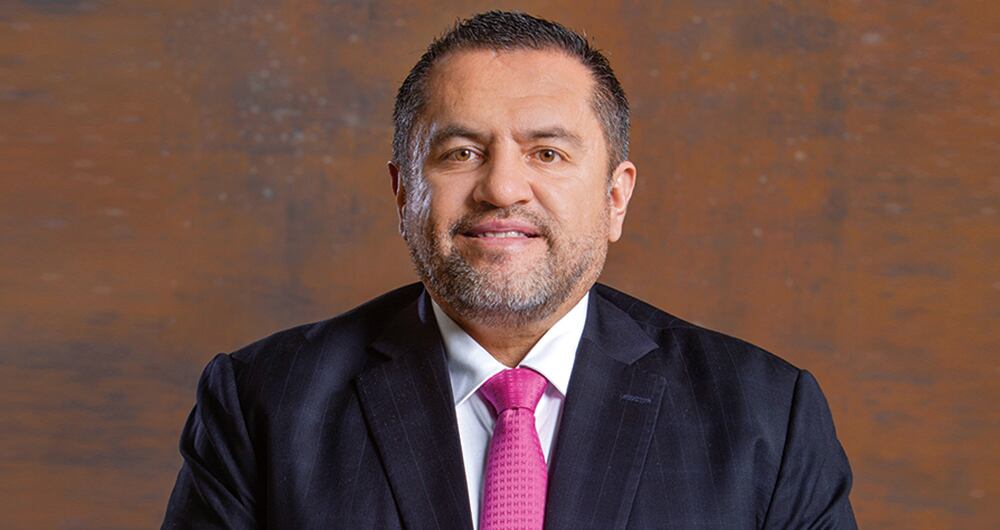 El senador Mario Castaño sería el cerebro de una gigantesca red de corrupción encargada de rastrear y apropiarse de recursos y contratos en varios departamentos.