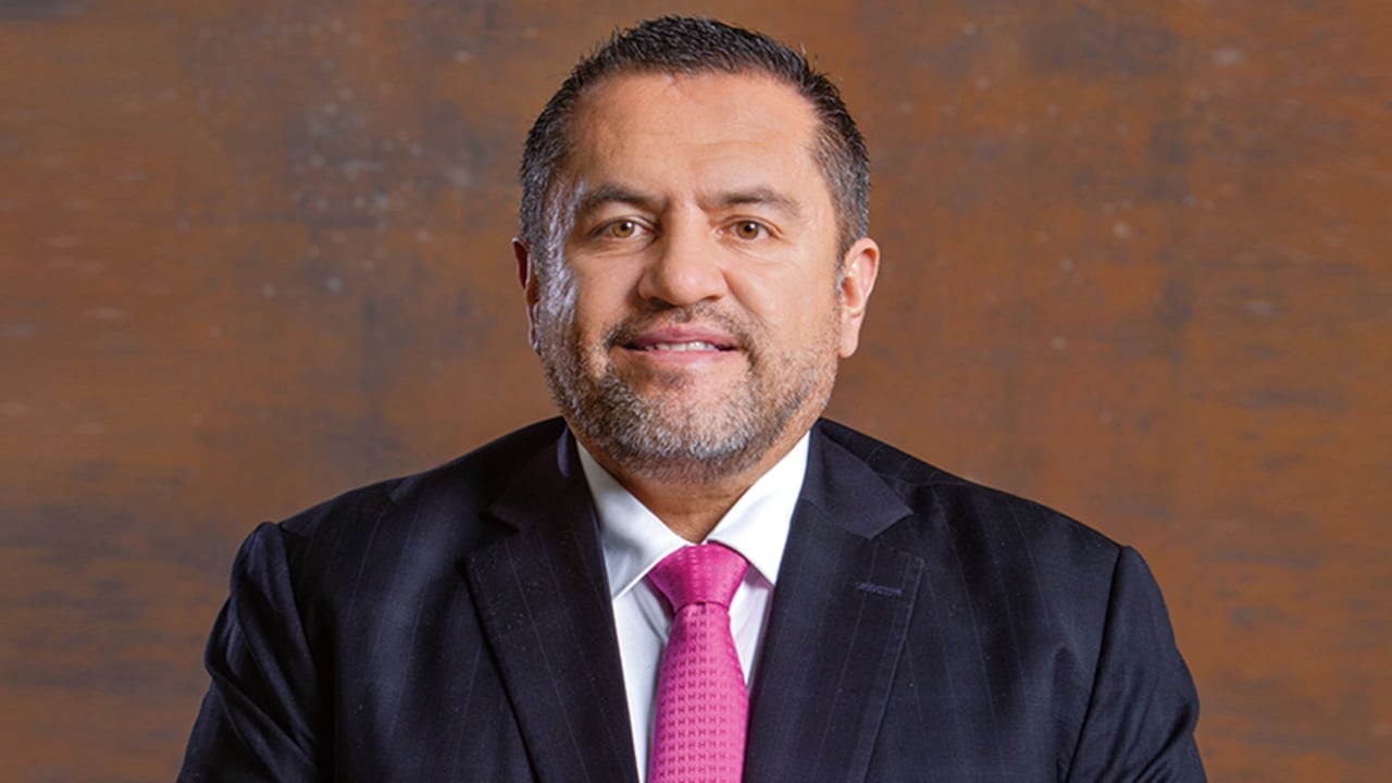 El senador Mario Castaño sería el cerebro de una gigantesca red de corrupción encargada de rastrear y apropiarse de recursos y contratos en varios departamentos.