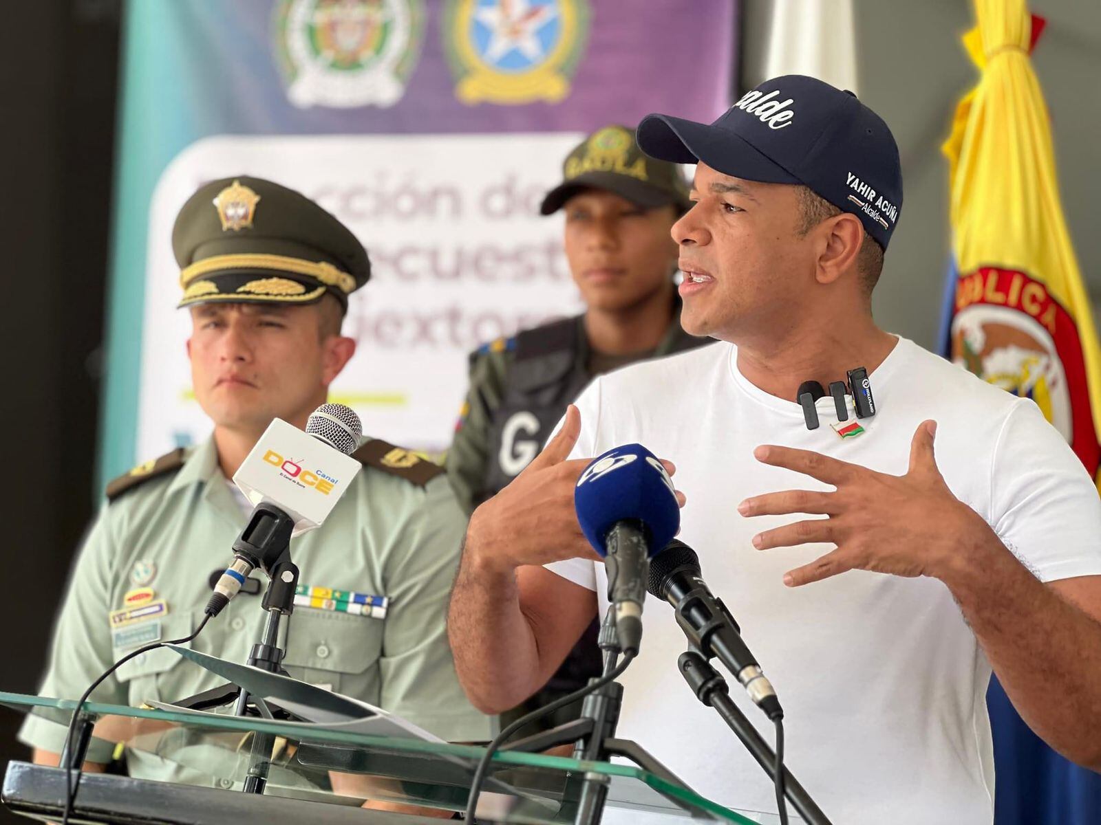 El alcalde Yahir Acuña hizo el anuncio.