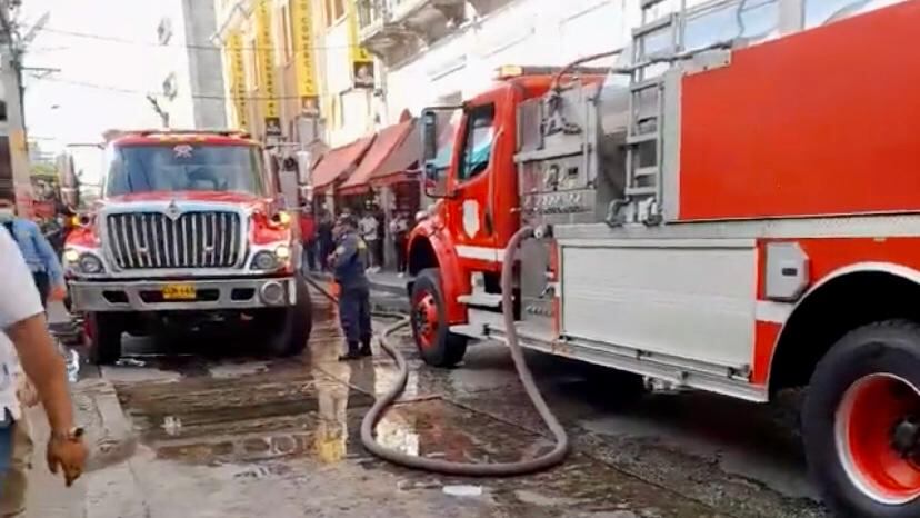 La situación fue controlada por el Cuerpo de Bomberos de Barranquilla, sin afectación para usuarios o funcionarios.