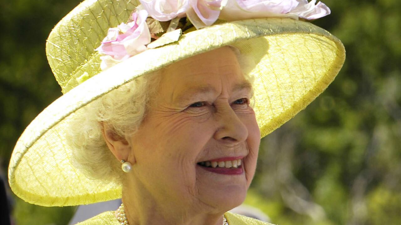 Por agresión sexual: condenado a prisión un pariente cercano de la Reina Isabel II