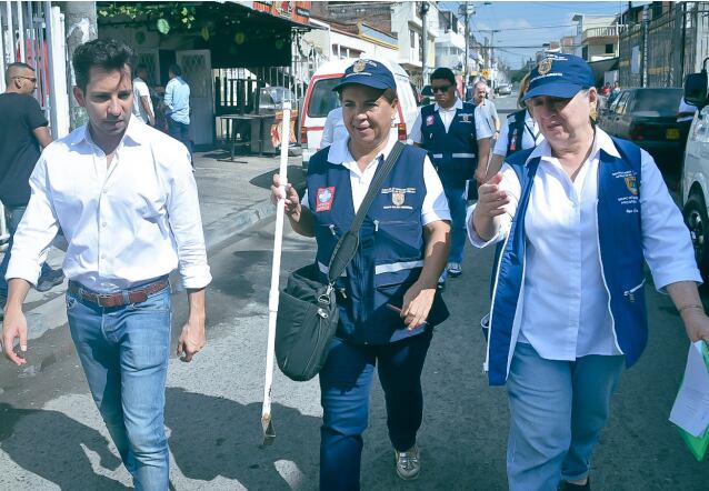 La Secretaría de Salud está haciendo diversos recorridos en la ciudad para eliminar el criadero de zancudos transmisores del dengue.