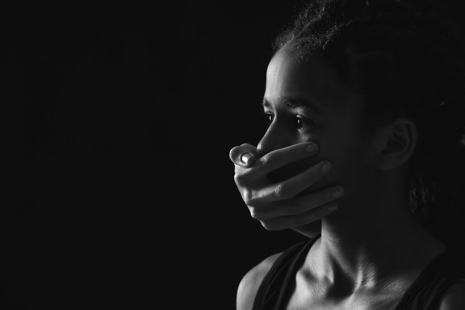 Muchas mujeres son víctimas de parejas violentas, pero no lo dicen por temor o vergüenza y terminan siendo asesinadas