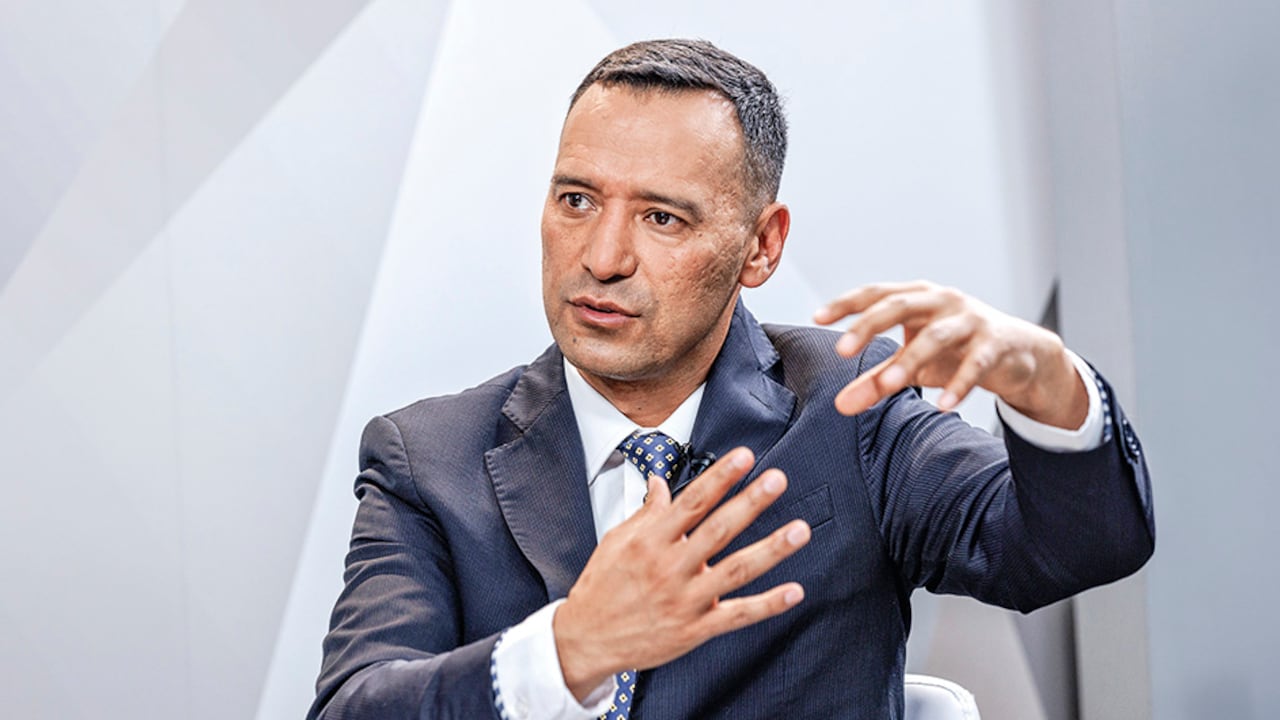 Ministro de Defensa, Pedro Sánchez.