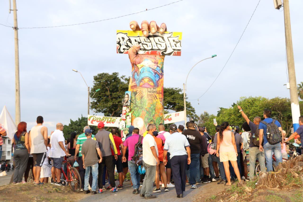 El Monumento a la Resistencia fue levantado por manifestantes e inaugurado el 14 de junio de 2021.
