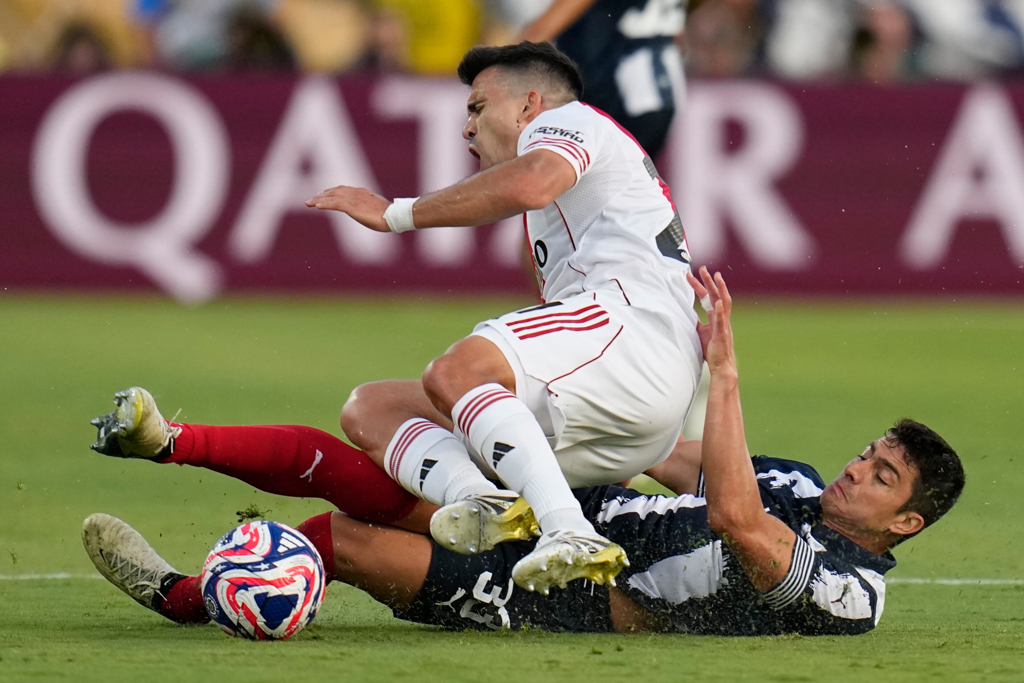 Stefan Medina, titular en Monterrey ante River Plate.