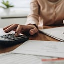 En casi una década, mujer asiática logró comprar dos viviendas.