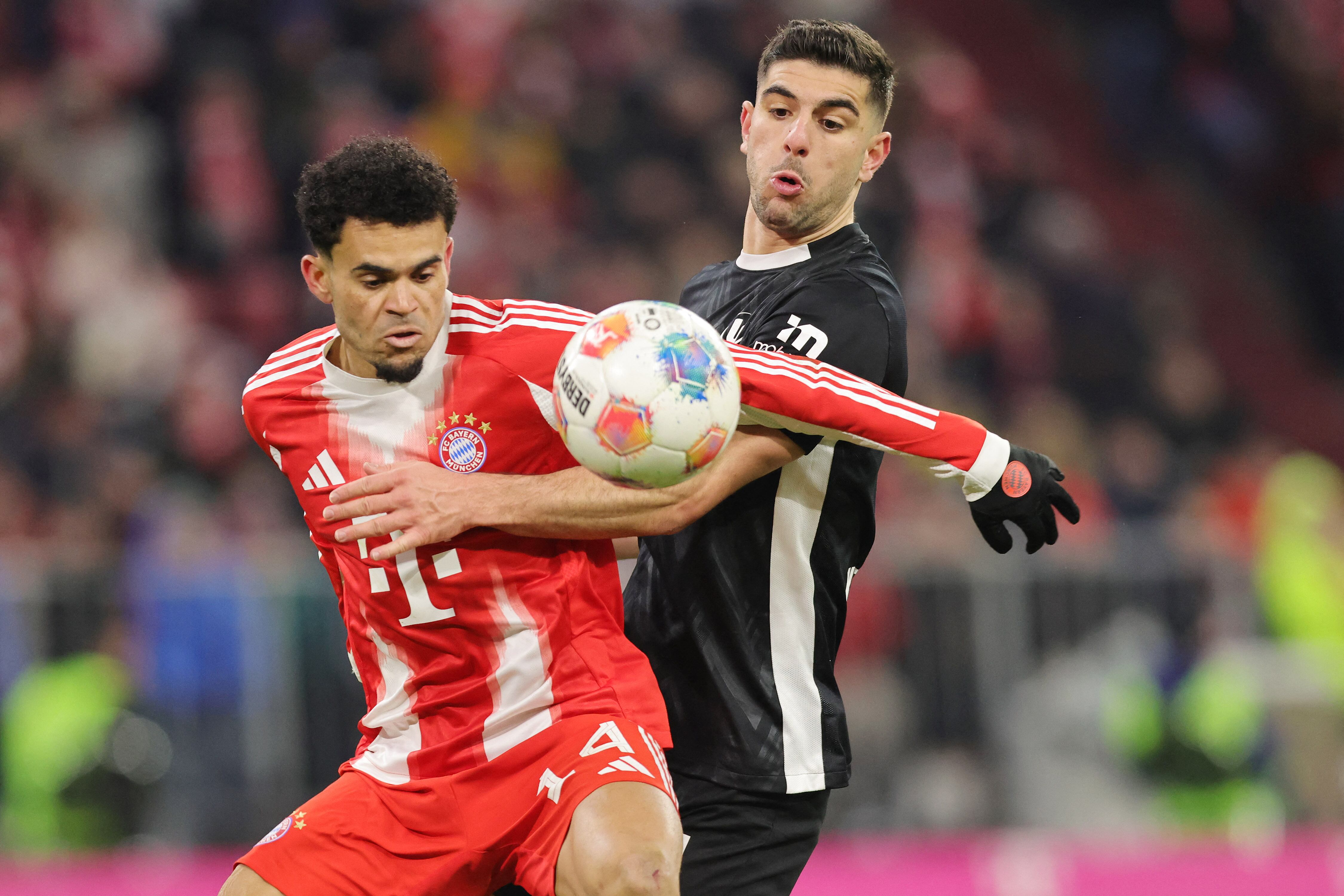 Luis Díaz brilló en el juego ante Wolfsburg con un par de asistencias y un gol.