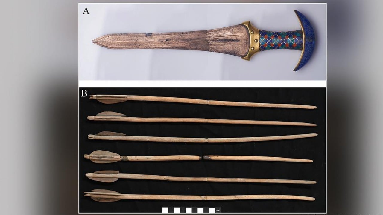 La daga de la princesa Ita y las flechas de la princesa Noub-Hotep, halladas en sus tumbas, confirman el uso real de estas armas.
