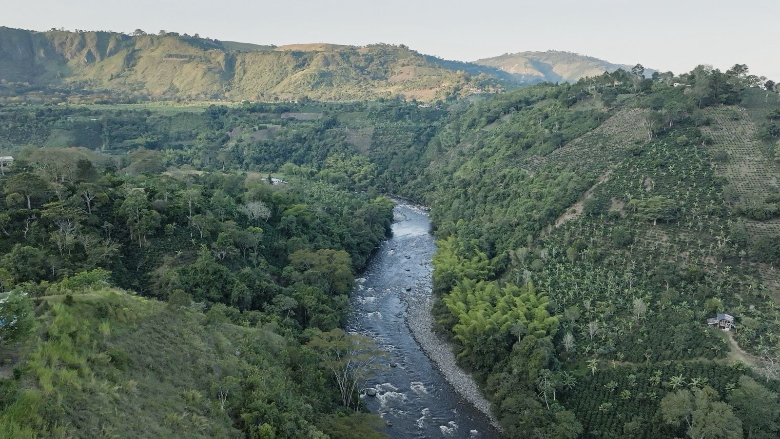 Destinos competitivos que impulsan el turismo de los más de 21,7 millones de viajeros en Colombia