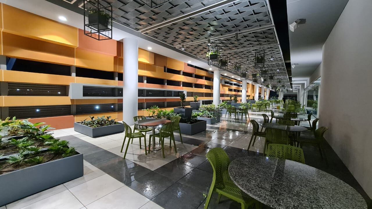 Centro comercial Parque Alejgra