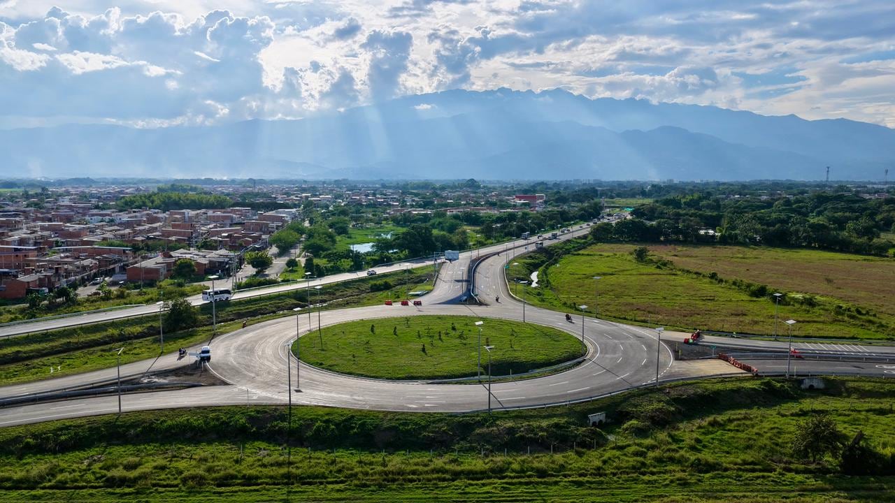 La obra hace parte del proyecto Nueva Malla Vial del Valle del Cauca y contempla infraestructura clave para optimizar el tránsito y la conectividad con municipios como Jamundí y Buga.