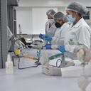 Personal especializado del CICV en el laboratorio multipropósito.