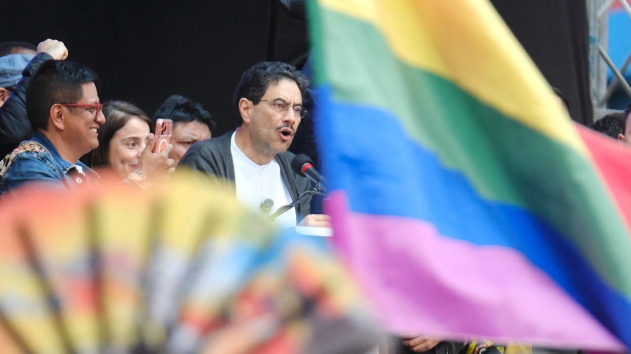 El candidato presidencial del Pacto Histórico, Iván Cepeda, participó de un evento de campaña en Bogotá con la comunidad LGBTIQ+.