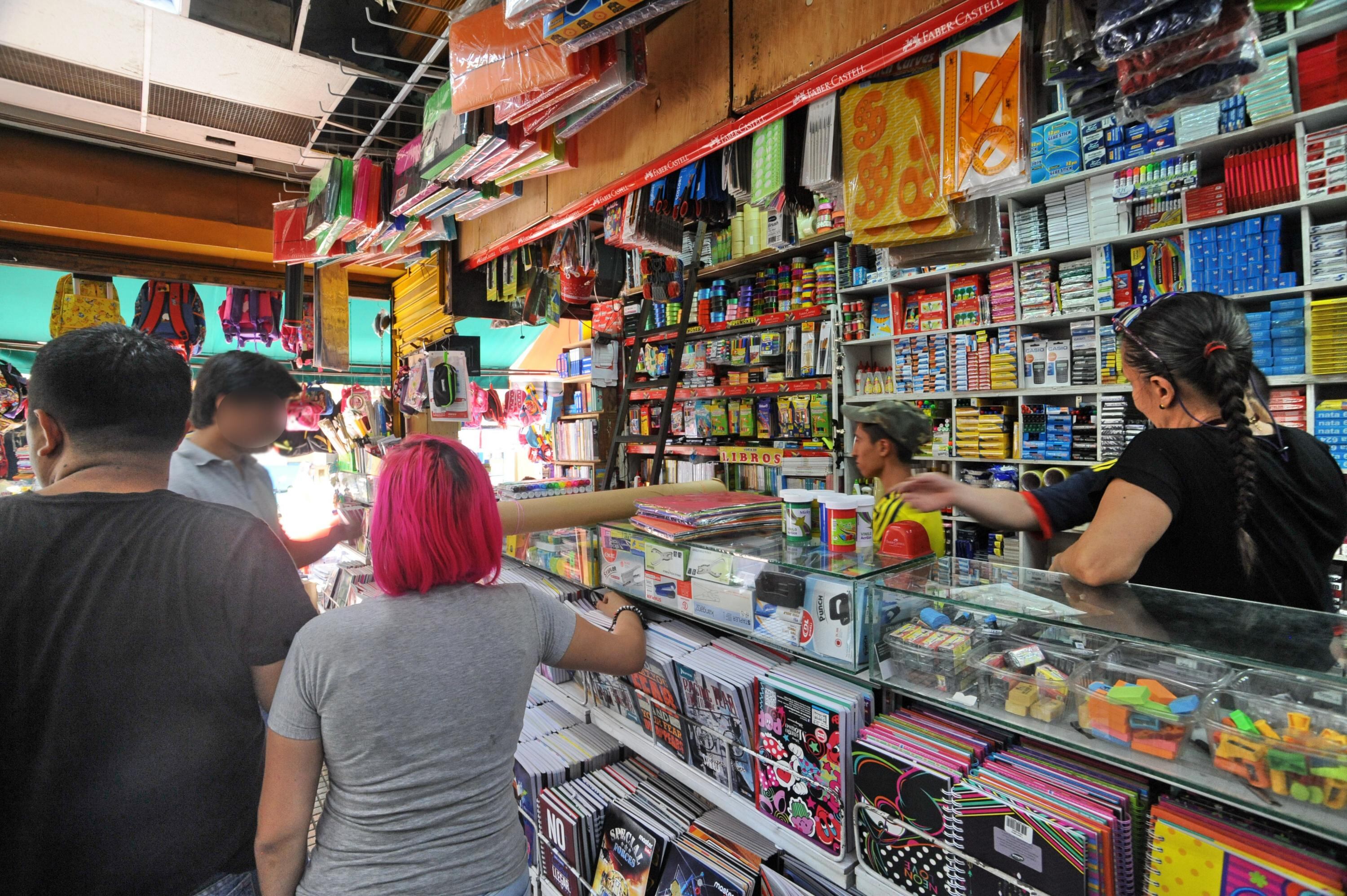 El colegio no debe definir sitios exclusivos para comprar los útiles o uniformes escolares. Solo hay excepción para los libros que se consiguen en el exterior.