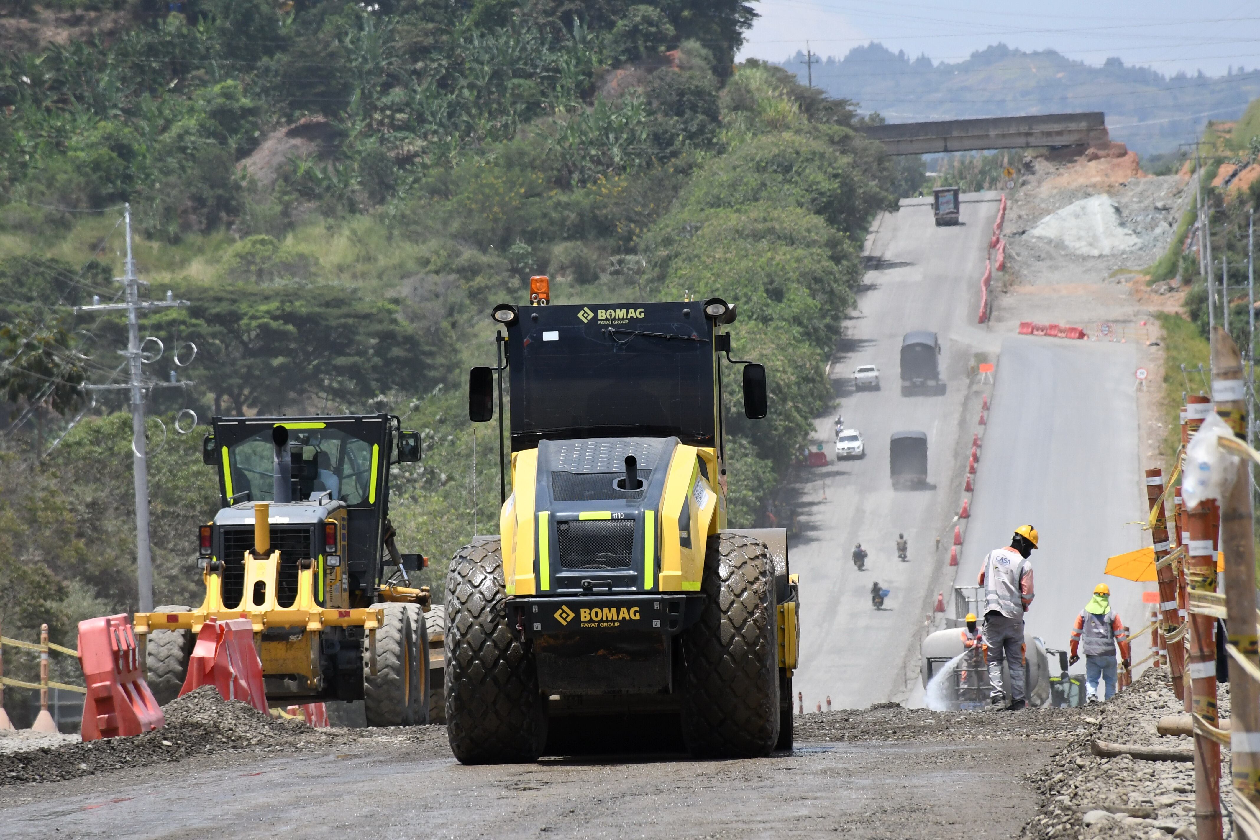 Cali: Avance en obras de la Nueva malla vial del Valle del Cauca, Avenida Bicentenarios y la doble calzada Popayan Santander de Quilichao. foto José  L Guzmán. . EL País