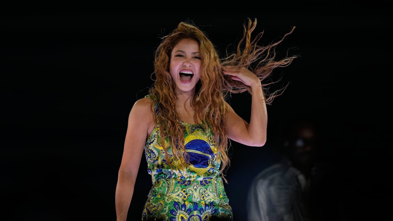 La colombiana Shakira actuó durante un concierto gratuito en la playa de Copacabana, en Río de Janeiro.