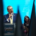Bernardo Arévalo, candidato presidencial por el Movimiento Semilla, habla en su acto de cierre de campaña en la plaza de la Constitución, el miércoles 16 de agosto de 2023, en la Ciudad de Guatemala. (AP Foto/Moisés Castillo)