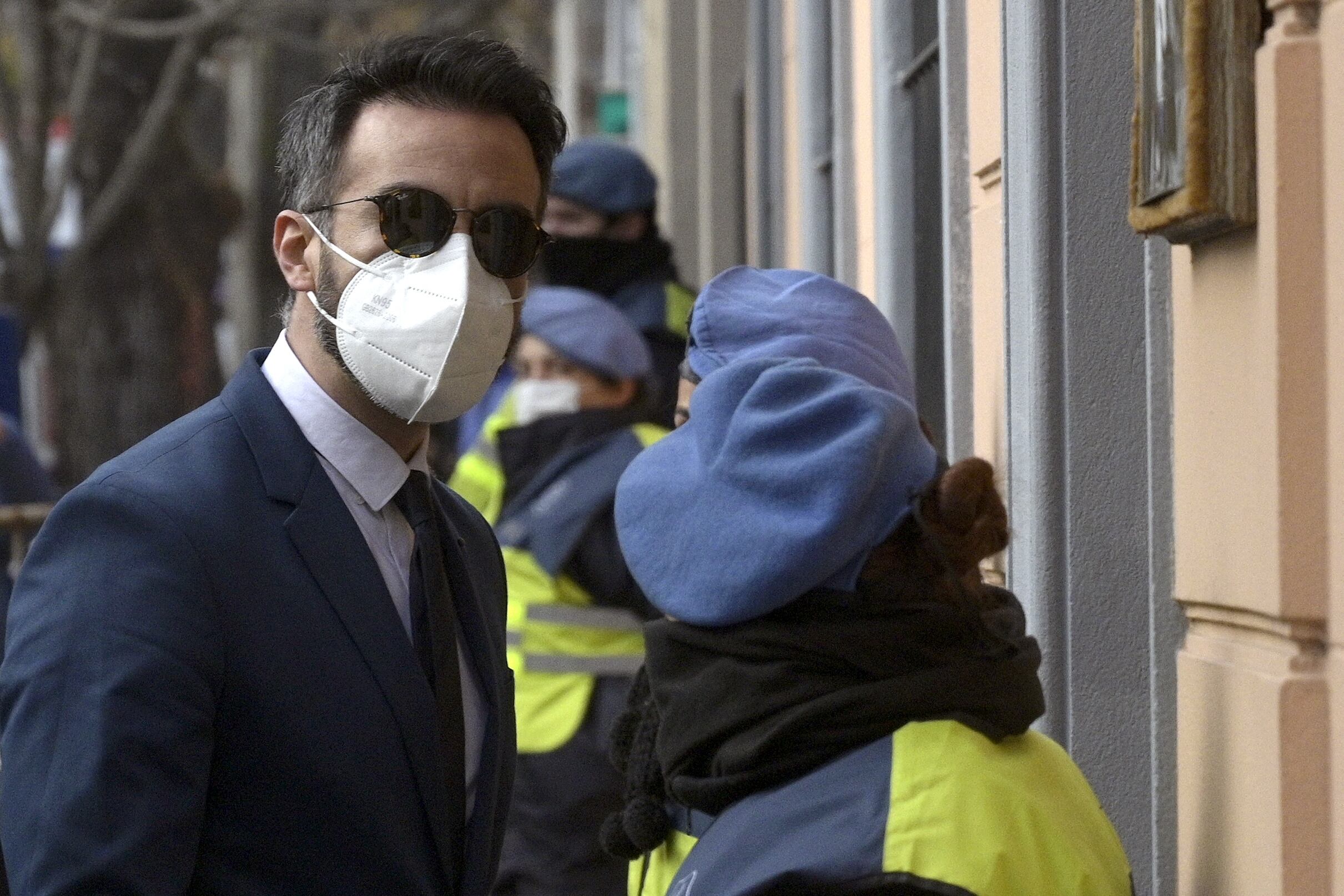 El médico personal de Diego Maradona, Leopoldo Luque, llega al tribunal para declarar ante la fiscalía en San Isidro, provincia de Buenos Aires