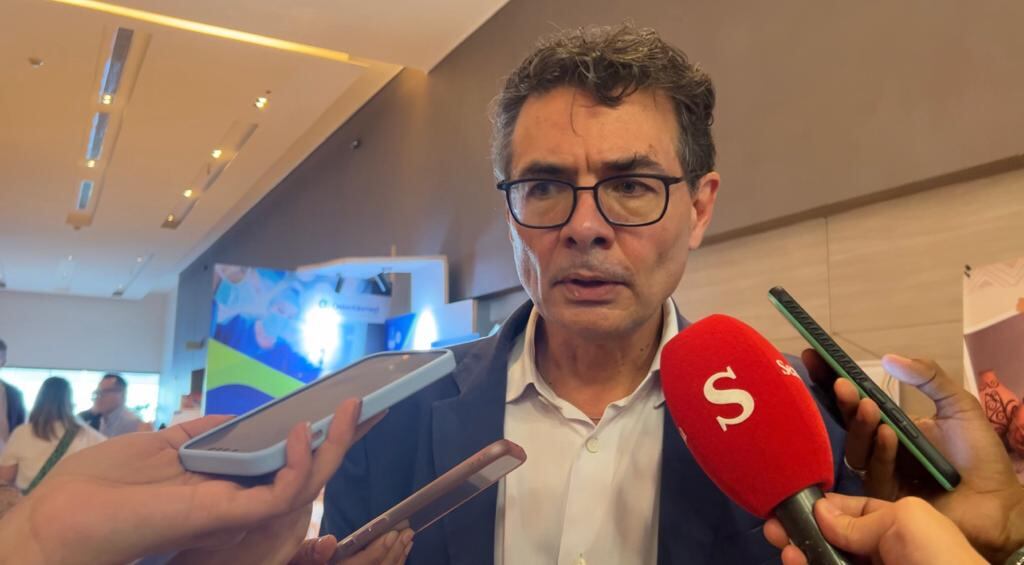 Alejandro Gaviria en el congreso de Gestarsalud.