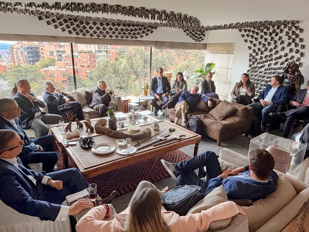 La bancada del Partido Liberal se reunió en la casa del expresidente César Gaviria.