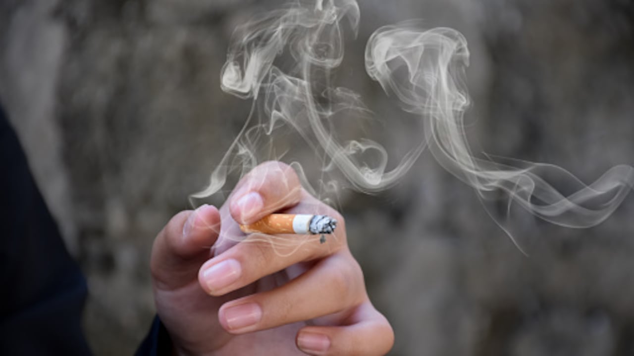 Algunos países quieren restringir el cigarrillo a los más jóvenes.