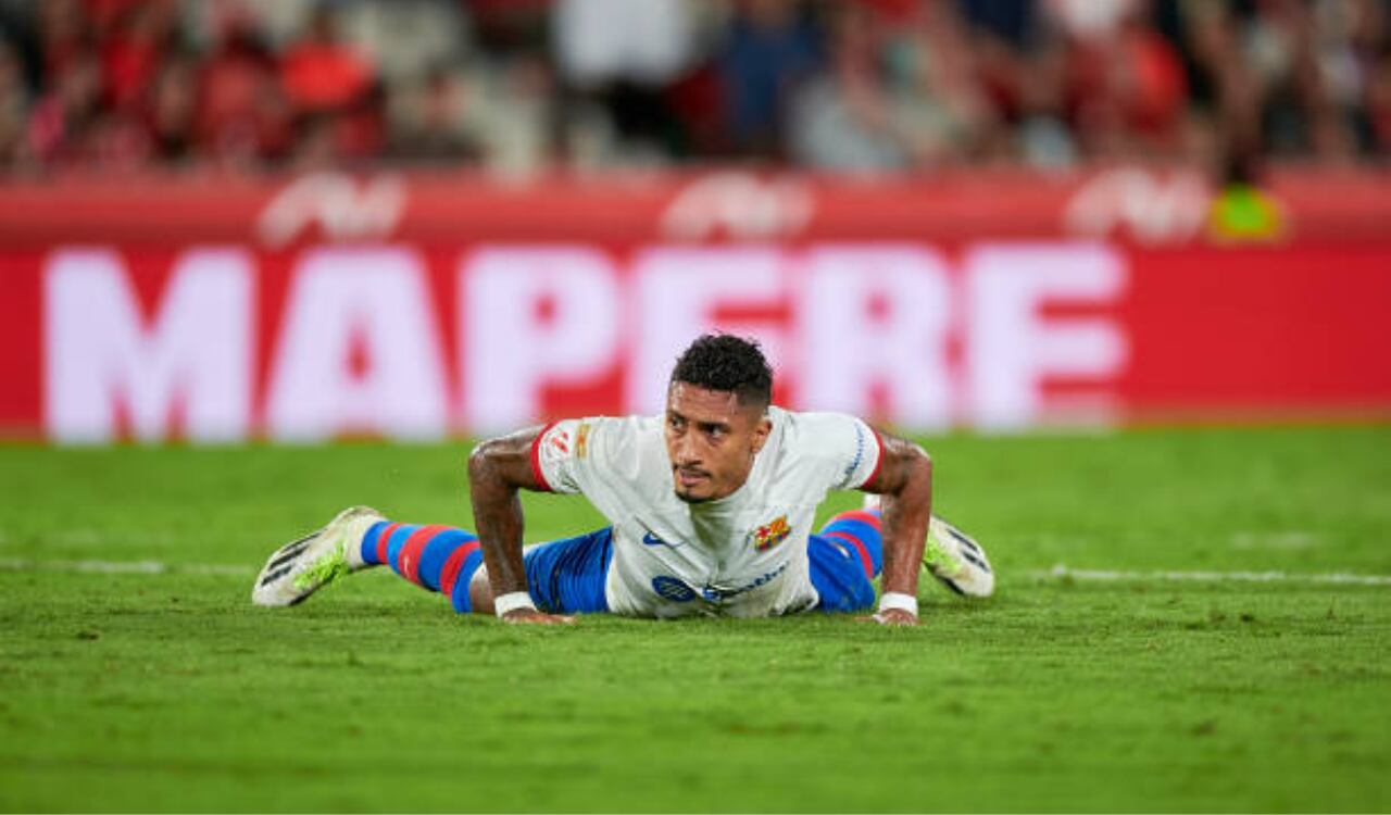 Raphinha se lamenta por una jugada con el Barcelona
