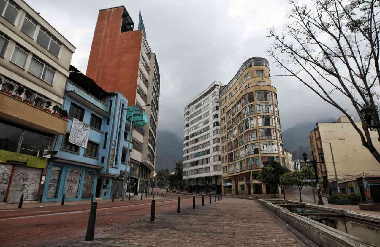Así lucían las calles del centro de  Bogotá, solas. Foto: Esteban Vega/ Semana.