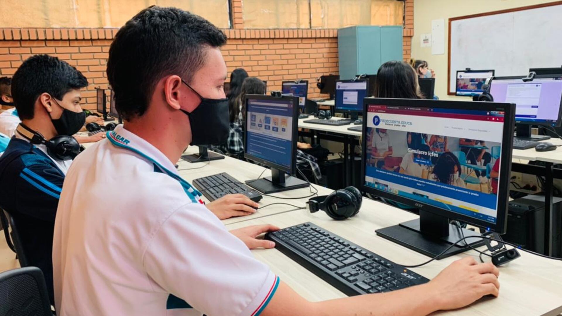 La página web ‘Piedecuesta Educa’ es una plataforma gratuita que cuenta con simulacros de las Pruebas Saber 11 disponibles para estudiantes de todo el país.